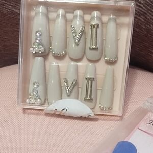 Elegant Gray Press-On Nails with Rhinestone Accents